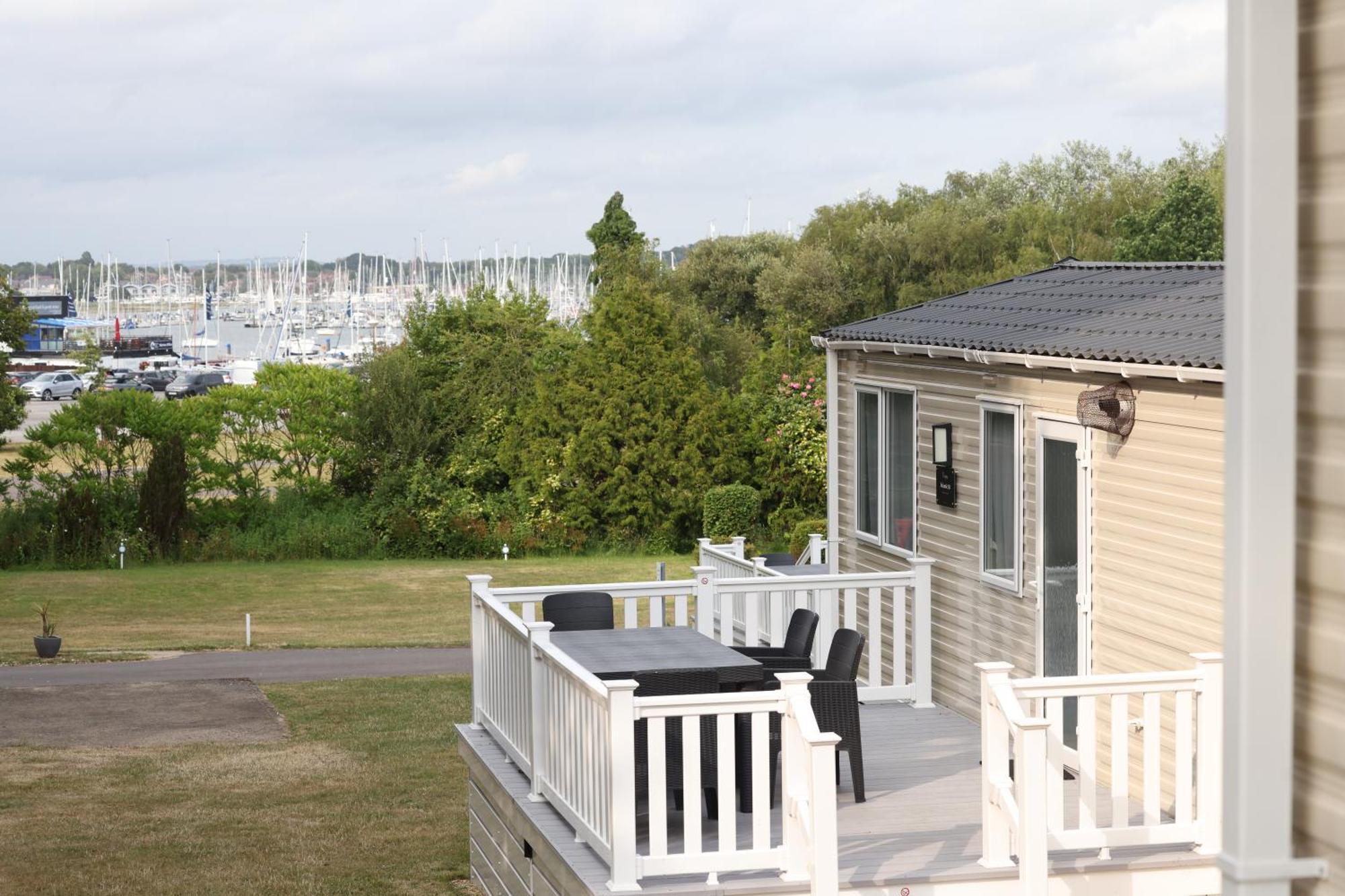 Mercury Yacht Harbour And Holiday Park Bursledon Exteriér fotografie