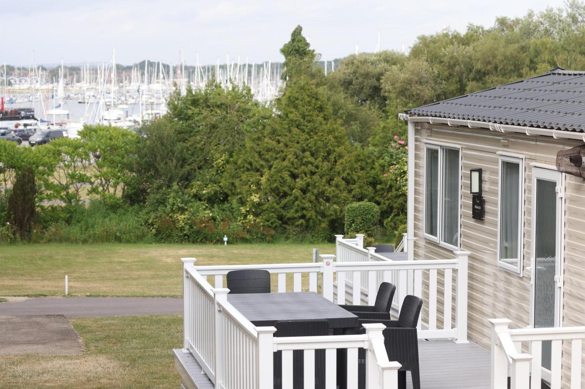 Mercury Yacht Harbour And Holiday Park Bursledon Exteriér fotografie