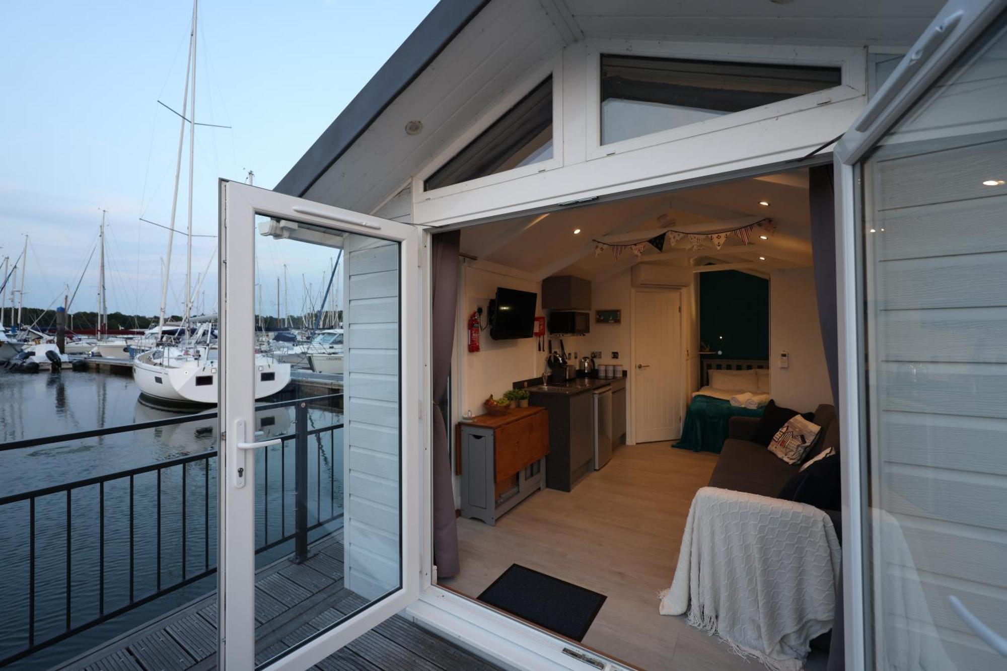 Mercury Yacht Harbour And Holiday Park Bursledon Exteriér fotografie