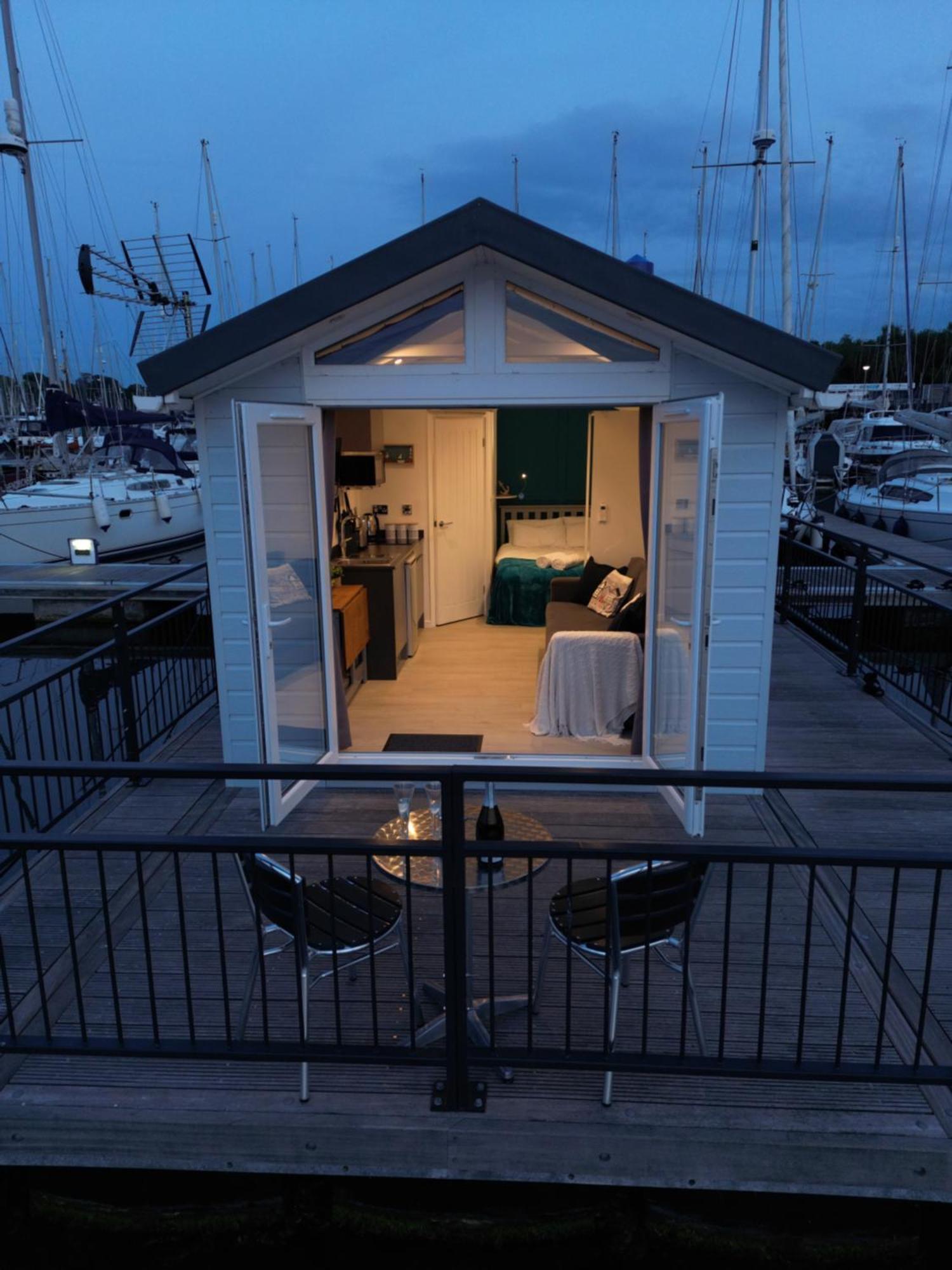 Mercury Yacht Harbour And Holiday Park Bursledon Exteriér fotografie