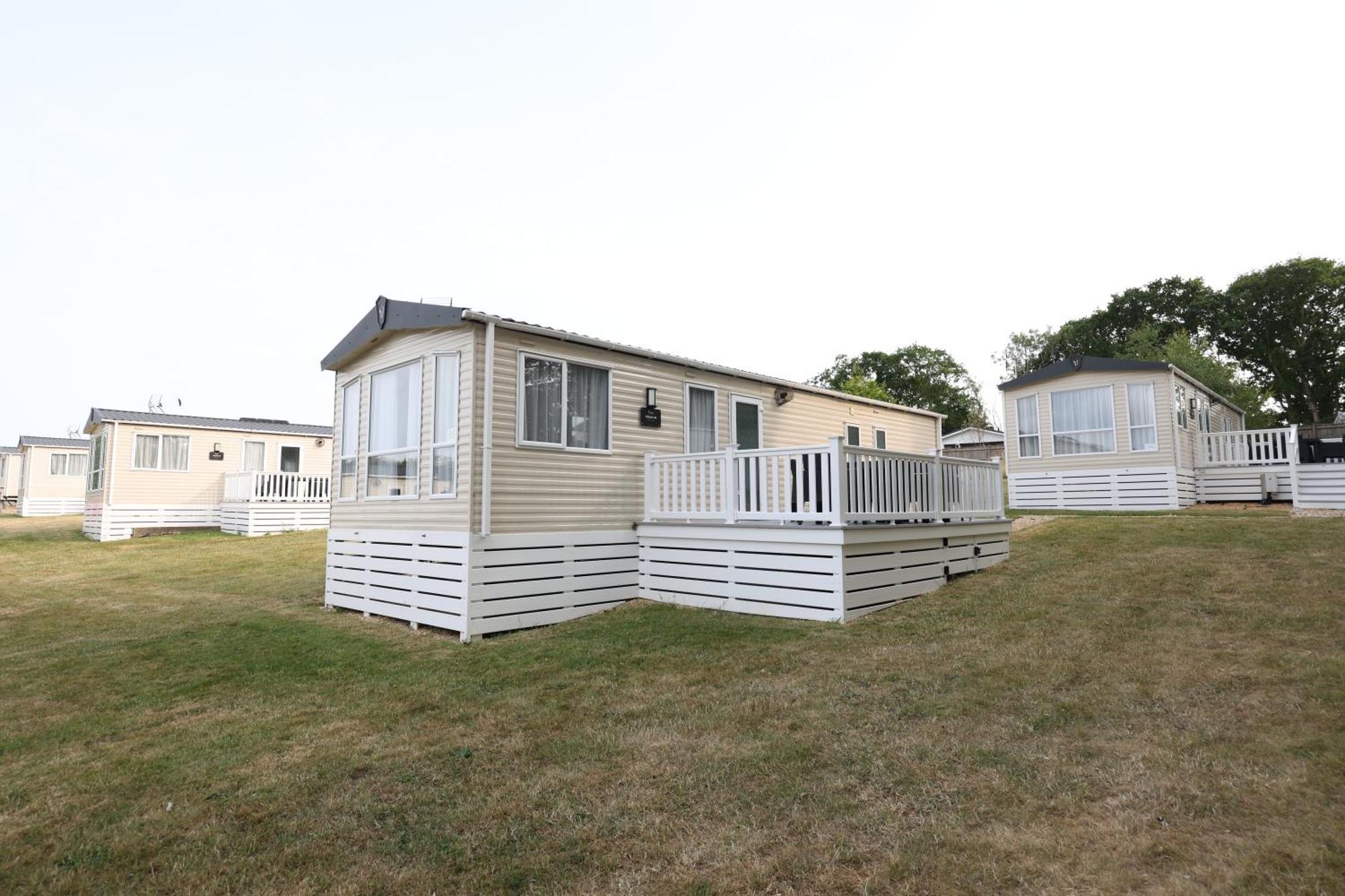 Mercury Yacht Harbour And Holiday Park Bursledon Exteriér fotografie